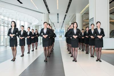 豪車銷售顧問氣質(zhì)都那么好,原來要接受這么嚴(yán)格的禮儀訓(xùn)練